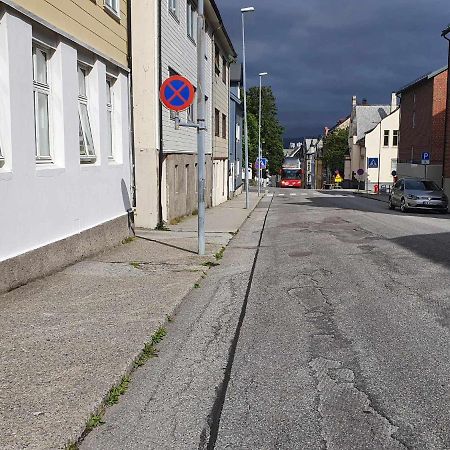 Near Brosundet, Newly Refurnished, Free Street Parking Διαμέρισμα Ålesund Εξωτερικό φωτογραφία
